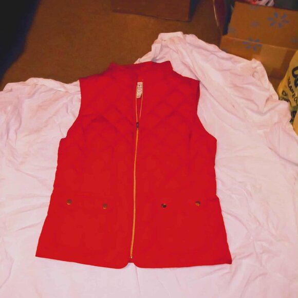 St Johns Bay Quilted Red Vest Size Large Insulated Puffy zipper pockets - Picture 1 of 2